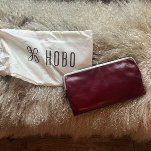 HOBO Lauren Clutch Wallet in Winterberry Leather - Brand New